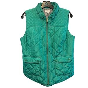 Crown & Ivy | Quilted Vest | Green Vest | Winter Wear | Size: M